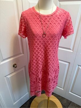 Isaac Mizrahi Pink Crochet Lace Shift Dress